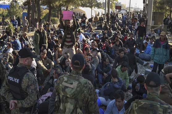 Thousands of Afghans stranded in Greece as Macedonia shuts border