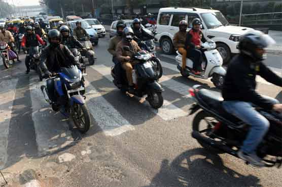 India's smog-shrouded capital pulls cars off roads