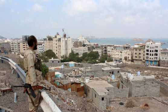 Yemen govt puts Aden under curfew as clashes kill 22