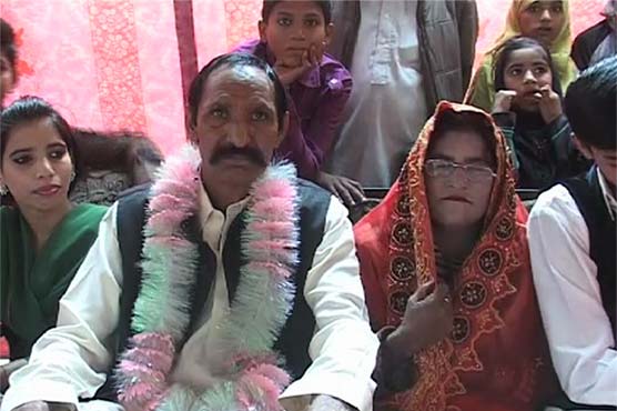 60-year-old couple tie knot after falling in love 35 years ago