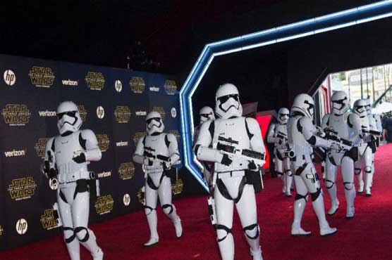 New 'Star Wars', officially tops in N. America, eyes global record