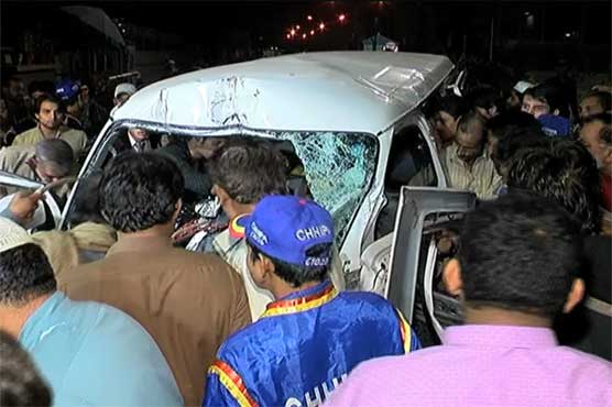 Karachi: 6 injured in road mishap