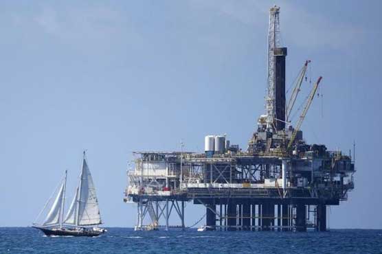 Oil returns to downward slide, off 10 percent for week