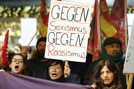 Merkel wants tougher expulsion rules as Cologne assault cases rise