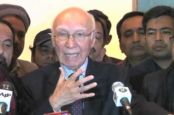 Pakistan will play active role to defuse tension between KSA, Iran: Sartaj
