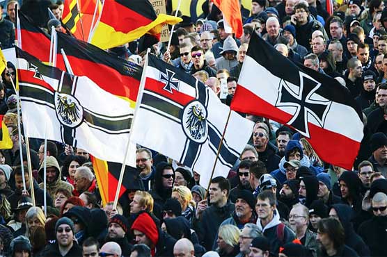 Pakistani, Syrian group attacked by mob in Cologne: German police