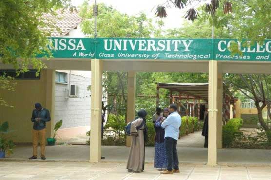 Students trickle back to Kenya university nine months after massacre