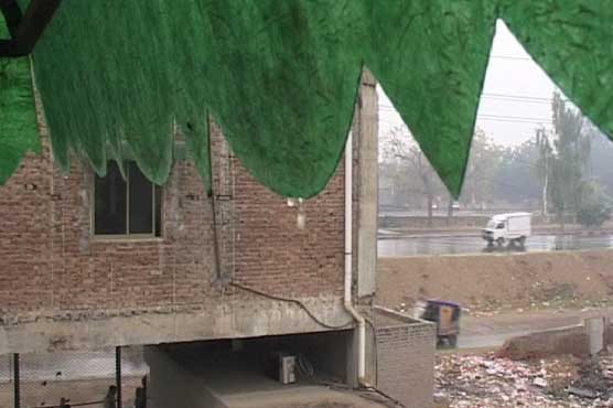 Rain in different parts of Pakistan turns weather chilly