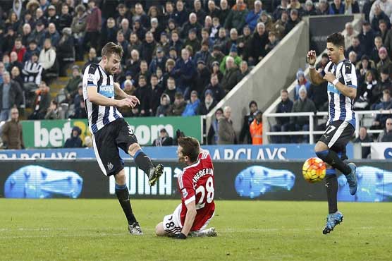 Football: Dummett stuns United in St James' Park thriller