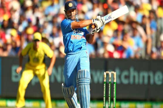 India reach 295-6 in third ODI