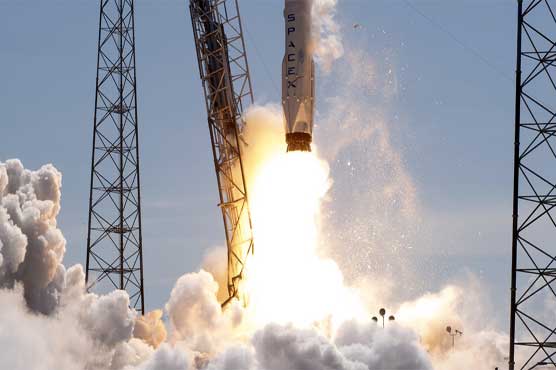 SpaceX fails to stick ocean landing after satellite launch