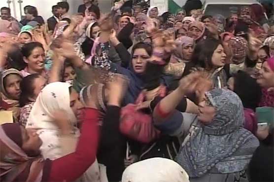 Lady health workers in Multan threatens to boycott polio campaign in protest