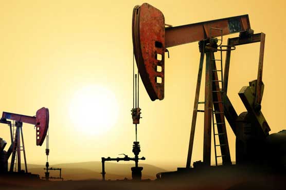 Oil prices stuck below $30 on worsening glut fears