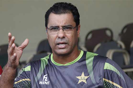 Waqar urges players to take break from selfies, twitter ahead of 3rd T20