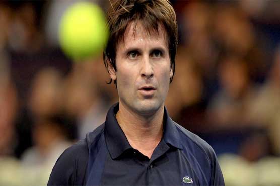 Tennis: Santoro rejects claim Djokovic threw match