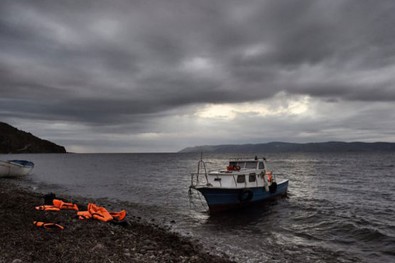 44 migrants drown as Turkey vows to stop flow to Europe
