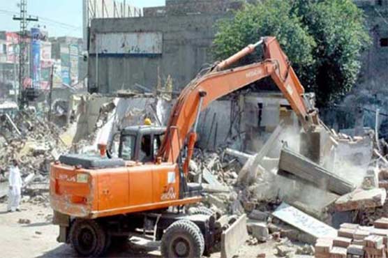Lahore: District admin crane hits 65-year old, victim dies