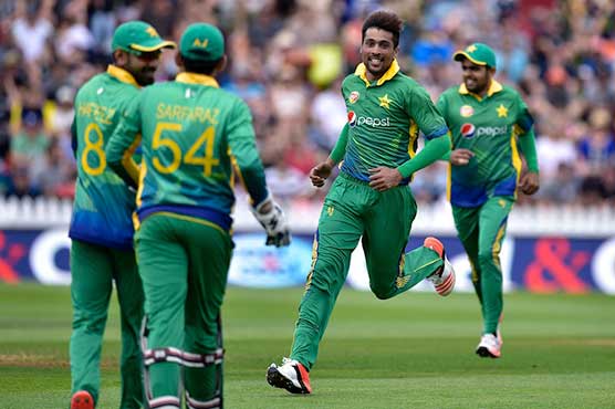 Amir dazzlingly resumes ODI career with three wickets for 28 runs