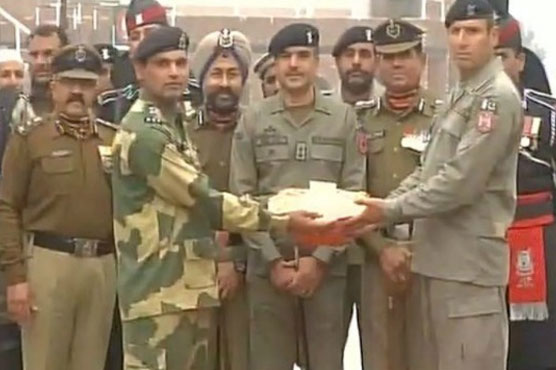 Pak Rangers, BSF exchange sweets on India's Republic day at Wagah