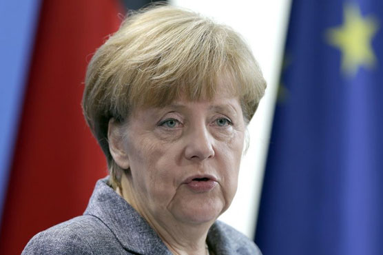 Holocaust survivor lauds Merkel's 'heroic' refugee policy