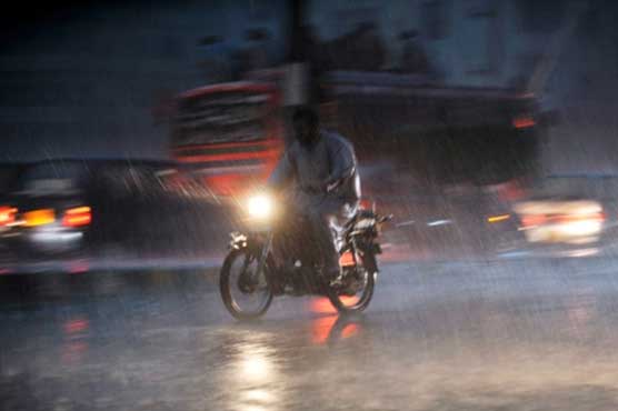 Intermittent rain lashes parts of Pakistan 
