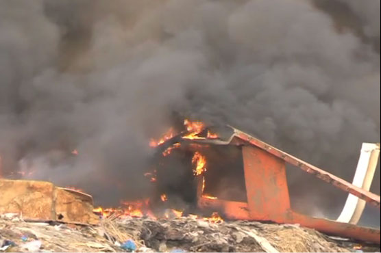 Small fishing vessel gutted in fire at Karachi fisheries