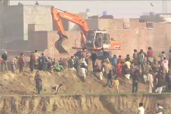 PPP workers livid as Mehmood-ur-Rasheed joins Orange Line protest