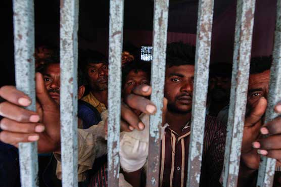 Pakistan hands over list of Indian prisoners 