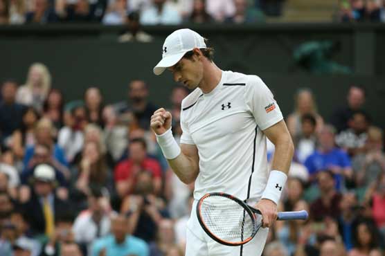 Federer, Murray look to pounce on Djokovic absence