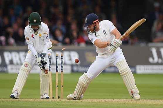 England 272 all out against Pakistan in Lord's Test