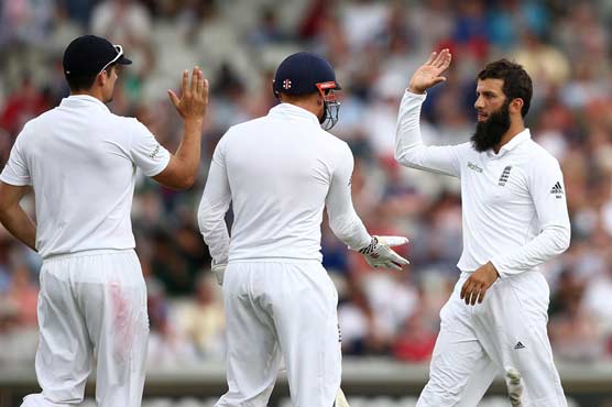 England opt against follow on as rain comes for Pakistan's aid