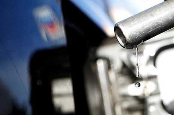 Oil prices extend losses on supply worries