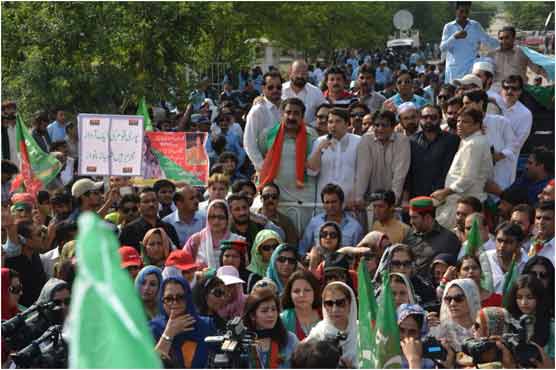 PTI members get involve in brawl outside NAB office