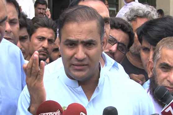 Lahore: Abid Sher Ali announces aid for victims of electrocution