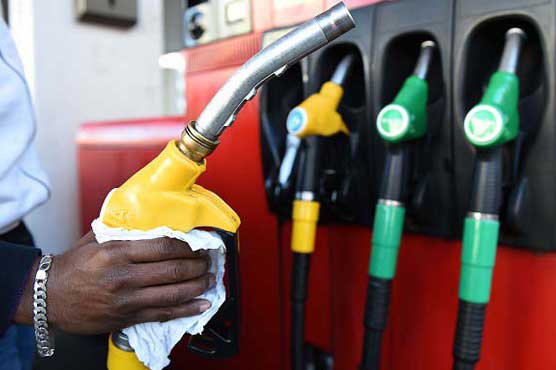 Oil prices extend losses on fresh supply glut fears