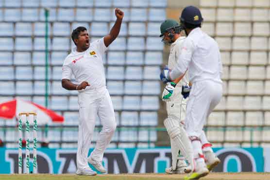 Lanka spinners corner Aussies in tricky chase