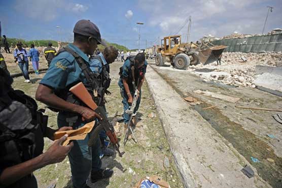 At least 4 dead in attack on Somali police building