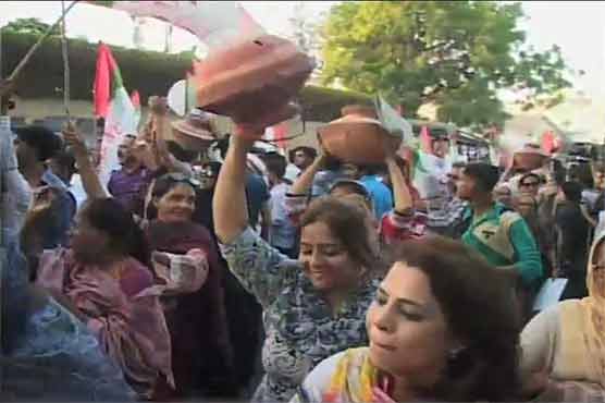 MQM takes to streets on water issue, march to CM House