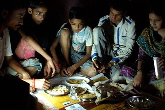 Unannounced loadshedding during Sehar irates Faisalabad public