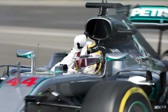 Hamilton fastest in Montreal as rivals close in