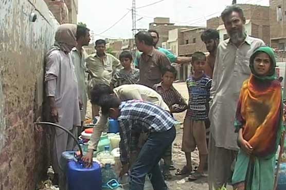 Locals face difficulties due to water scarcity in Hyderabad