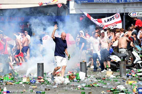 UEFA threaten Russia and England with Euro exit if more violence
