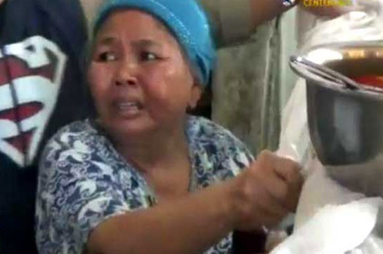 Ramazan raid on frail Indonesian food seller sparks anger