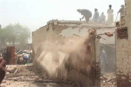Sukkur: Railway Police operates against encroachments, several homes demolished