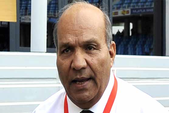 Amir can't put a foot wrong, warns Pakistan manager