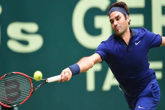 Tennis: Teen stuns Federer as Halle set for All-German final
