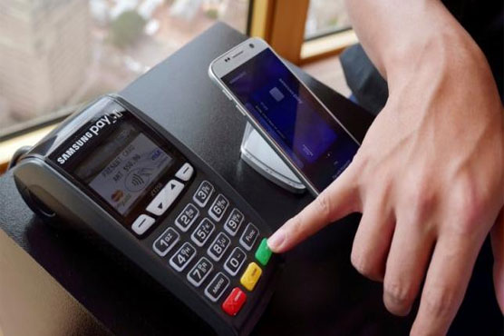 Samsung takes fight to Apple with mobile wallet strategy