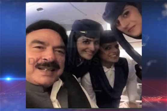 Sheikh Rasheed snaps selfie with air hostesses