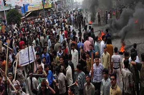 Furious locals take to streets against unannounced power cut in Sheikhupura