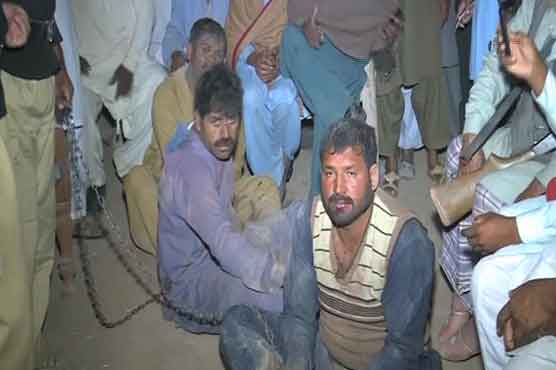 Three robbers caught, beaten by locals in Multan